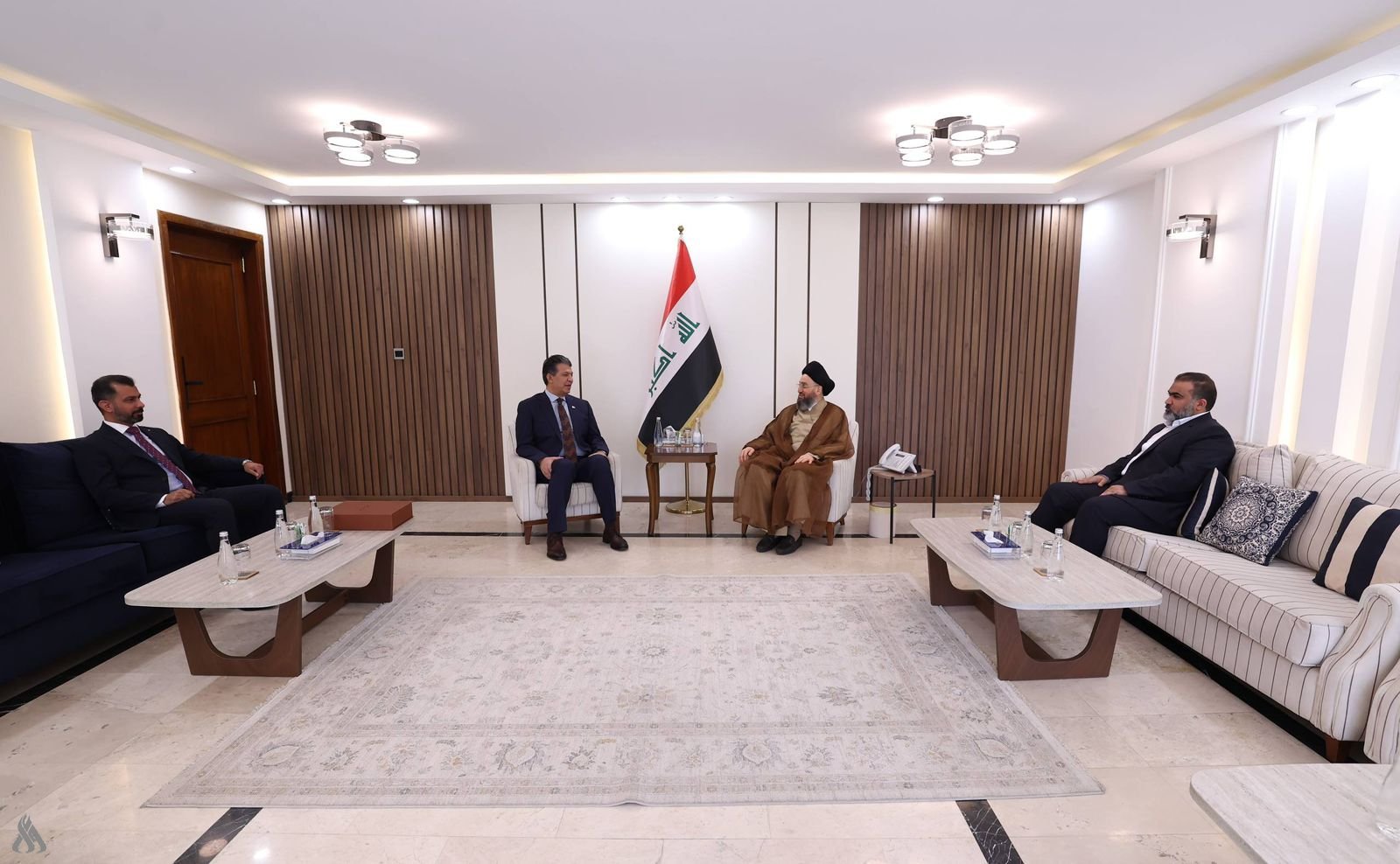 السيد الحكيم يبحث مع رئيس شبكة الإعلام الواقع الإعلامي والمهام الملقاة على عاتق الشبكة