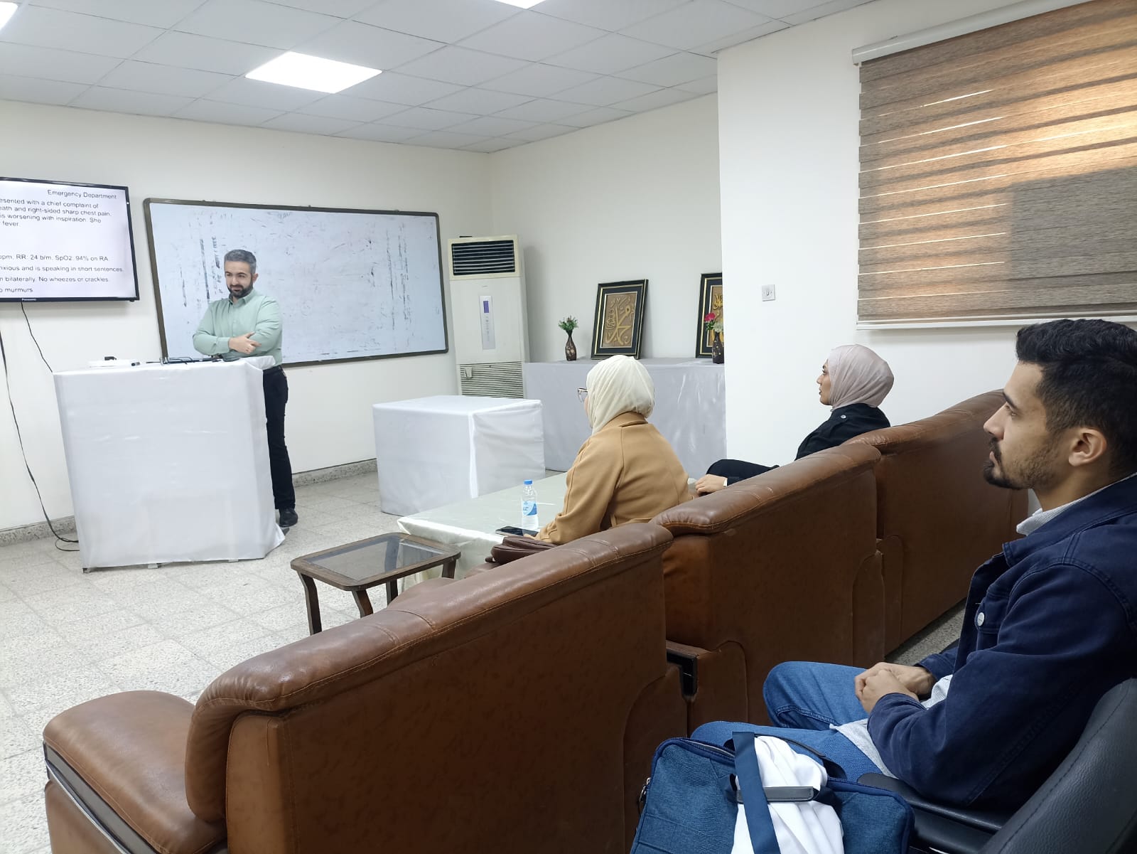 محاضرة تدريبية لطلبة البورد في الكيمياء المرضية بكلية الطب