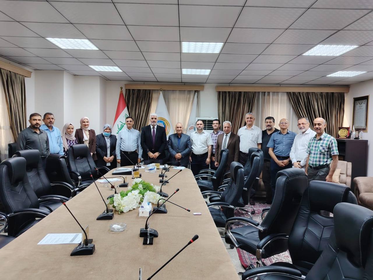 عميد كلية الطب جامعة النهرين يعقد اجتماعاً مع فرع الطب الباطني في مجلس الكلية